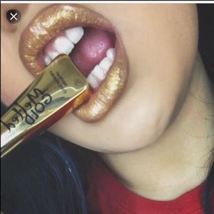 Too faced melted gold liquid gold gloss